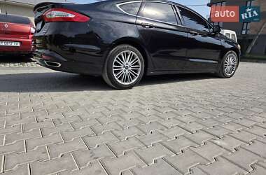 Седан Ford Fusion 2015 в 