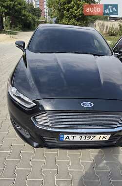 Седан Ford Fusion 2015 в 