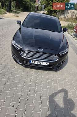 Седан Ford Fusion 2015 в 