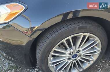 Седан Ford Fusion 2015 в 