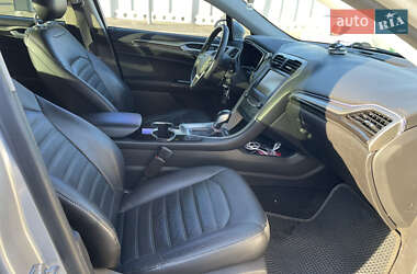 Седан Ford Fusion 2014 в 