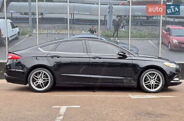 Седан Ford Fusion 2017 в 