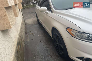 Седан Ford Fusion 2015 в 