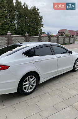 Седан Ford Fusion 2014 в 