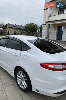 Седан Ford Fusion 2014 в 