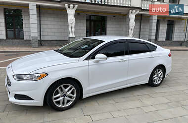 Седан Ford Fusion 2014 в 