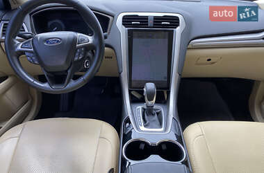 Седан Ford Fusion 2014 в 