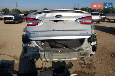 Седан Ford Fusion 2019 в 