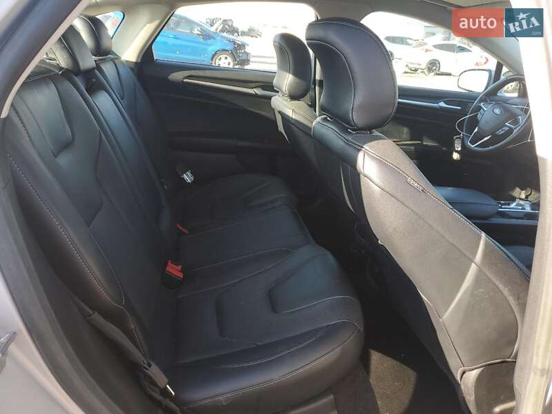 Седан Ford Fusion 2019 в Львові