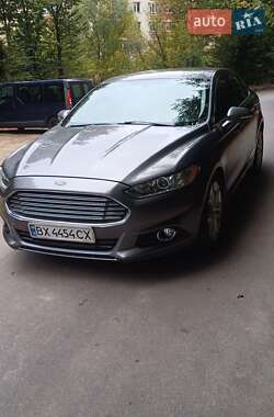 Седан Ford Fusion 2013 в 