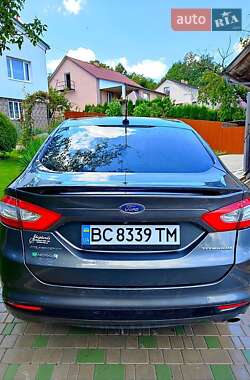 Седан Ford Fusion 2015 в 
