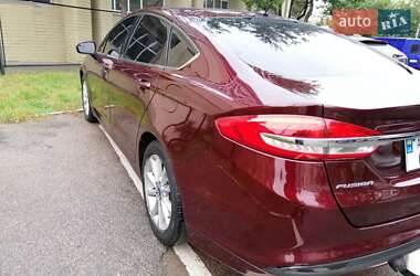 Седан Ford Fusion 2016 в 