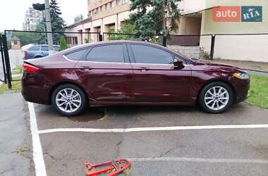 Седан Ford Fusion 2016 в 