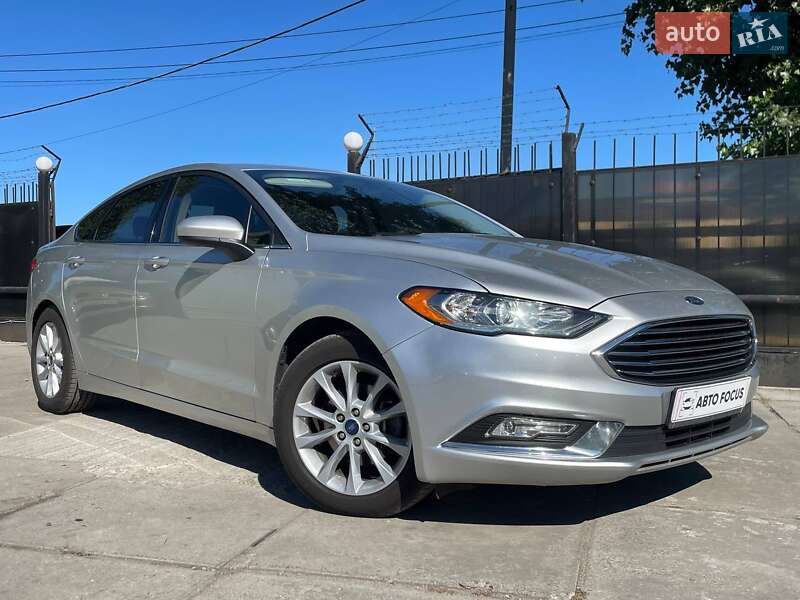 Седан Ford Fusion 2017 в 