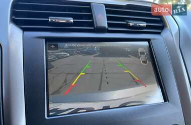 Седан Ford Fusion 2017 в 