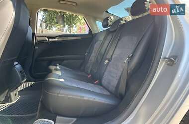 Седан Ford Fusion 2017 в 