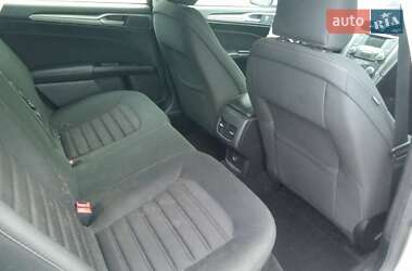 Седан Ford Fusion 2017 в 