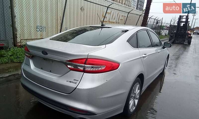 Седан Ford Fusion 2017 в Львове