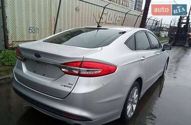 Седан Ford Fusion 2017 в 