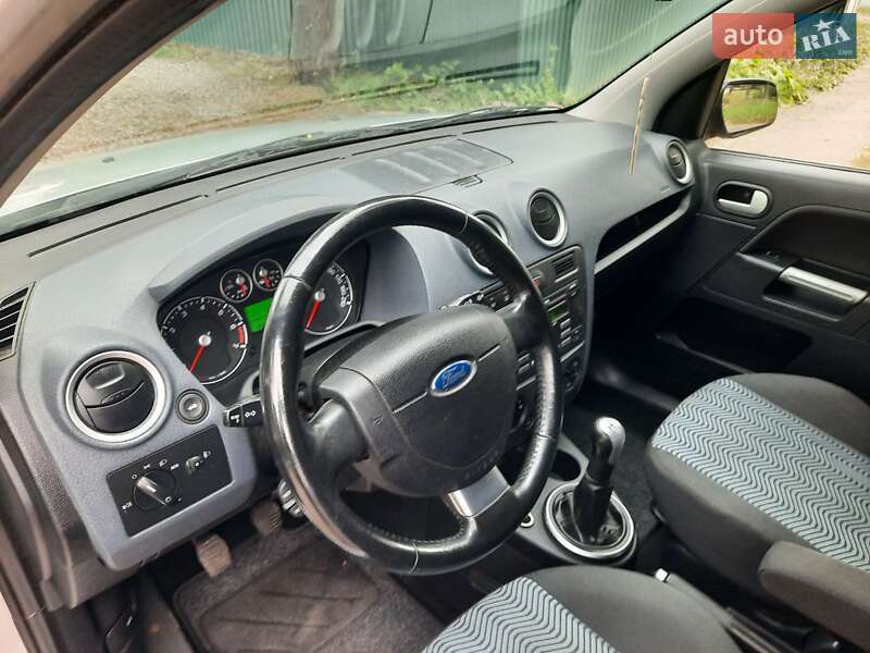 Хэтчбек Ford Fusion 2006 в Полтаве фото 51 Хэтчбек Ford Fusion 2006 в Полтаве