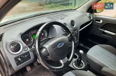 Хэтчбек Ford Fusion 2006 в 