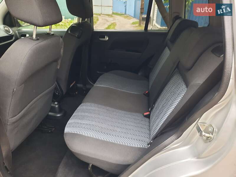 Хэтчбек Ford Fusion 2006 в Полтаве фото 56 Хэтчбек Ford Fusion 2006 в Полтаве