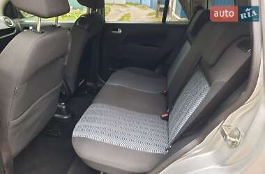Хэтчбек Ford Fusion 2006 в 