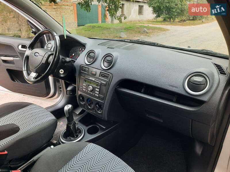 Хэтчбек Ford Fusion 2006 в Полтаве фото 59 Хэтчбек Ford Fusion 2006 в Полтаве