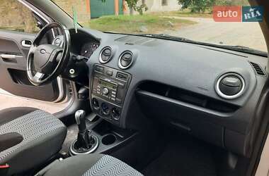 Хэтчбек Ford Fusion 2006 в 
