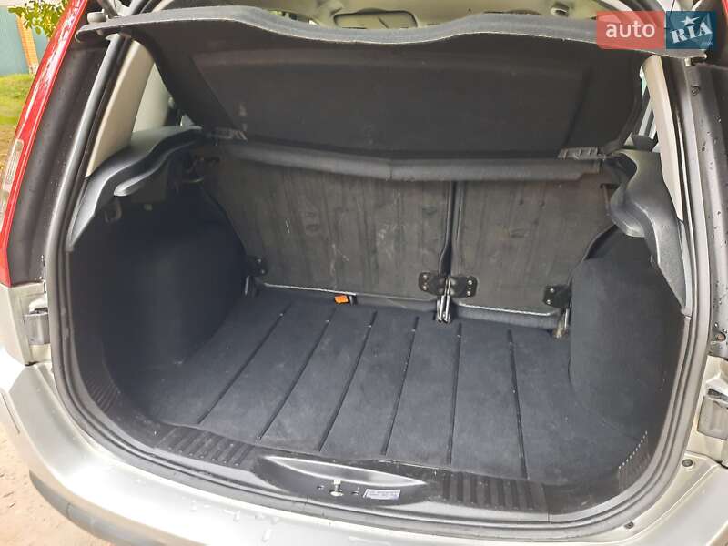 Хэтчбек Ford Fusion 2006 в Полтаве фото 64 Хэтчбек Ford Fusion 2006 в Полтаве