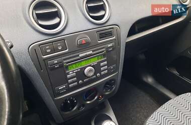 Хэтчбек Ford Fusion 2006 в 