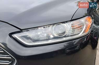 Седан Ford Fusion 2013 в 