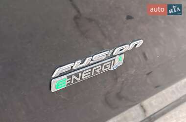 Седан Ford Fusion 2013 в 
