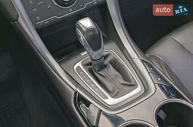 Седан Ford Fusion 2013 в 