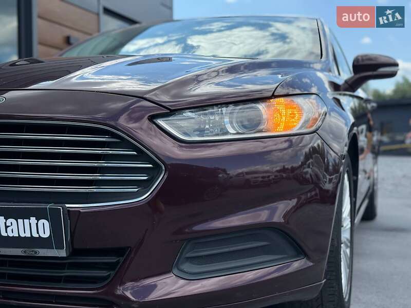 Седан Ford Fusion 2013 в Рівному