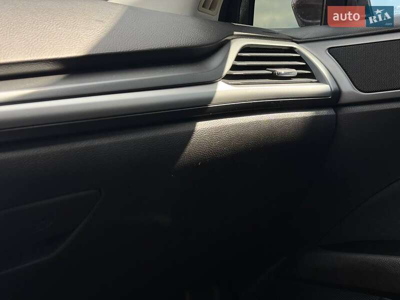 Седан Ford Fusion 2013 в Рівному