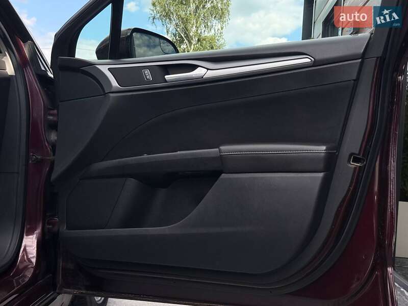 Седан Ford Fusion 2013 в Рівному