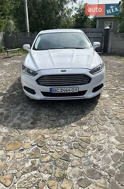Седан Ford Fusion 2015 в 