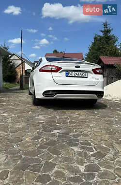 Седан Ford Fusion 2015 в 