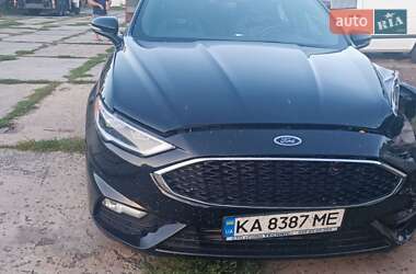 Седан Ford Fusion 2017 в 