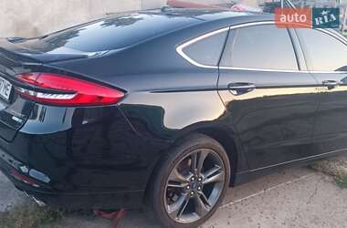 Седан Ford Fusion 2017 в 