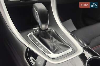 Седан Ford Fusion 2016 в 