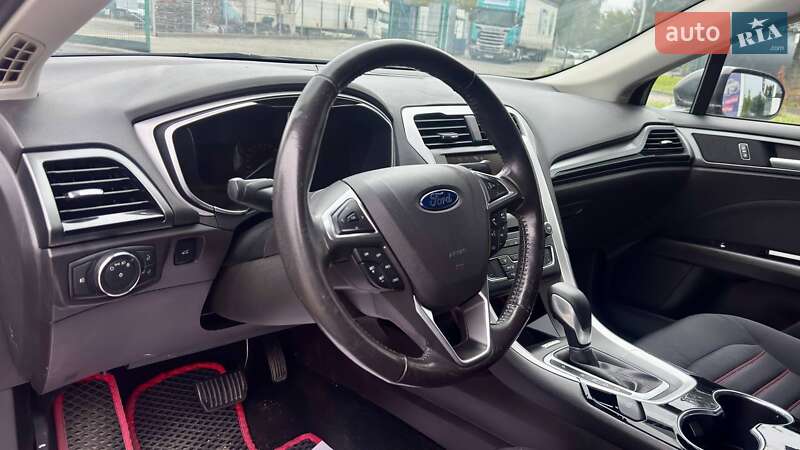 Седан Ford Fusion 2016 в Львові