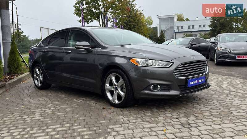Седан Ford Fusion 2016 в Львові