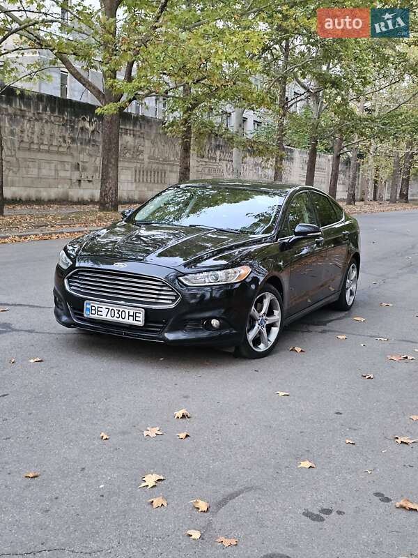 Седан Ford Fusion 2013 в 