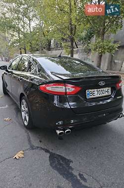 Седан Ford Fusion 2013 в 