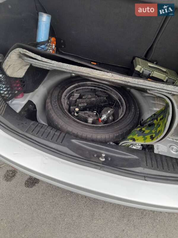 Хэтчбек Ford Fusion 2010 в Запорожье
