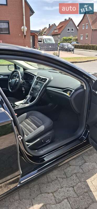 Седан Ford Fusion 2015 в Львові