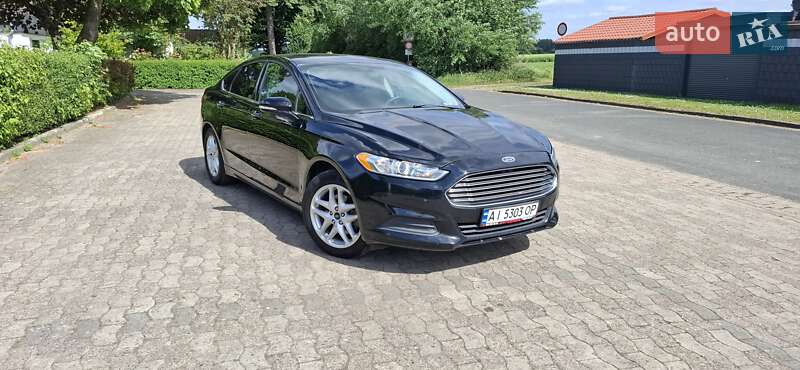 Седан Ford Fusion 2015 в Львові