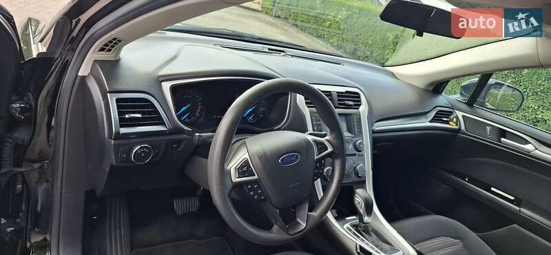 Седан Ford Fusion 2015 в Львові
